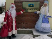 Дед Мороз со Снегурочкой пришли в коттеджный поселок Малиновые вечера